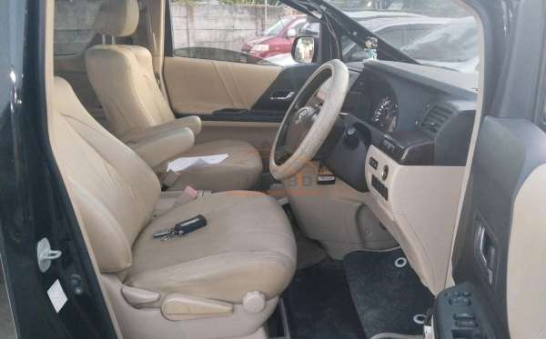 TOYOTA ALPHARD 2.4 X