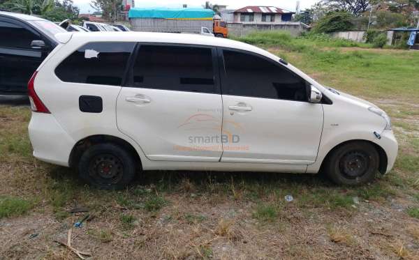 TOYOTA AVANZA