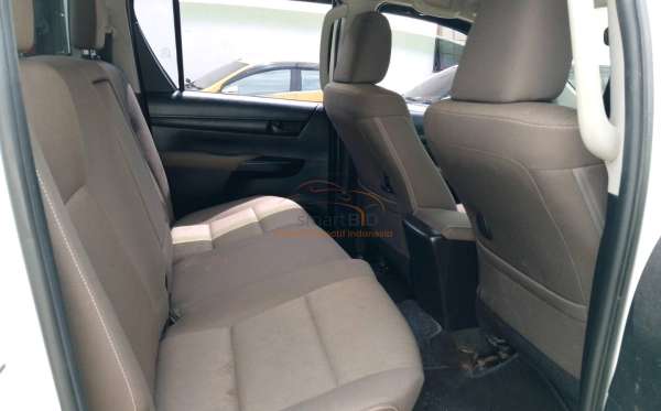 TOYOTA HILUX 2.4G DC 4X4