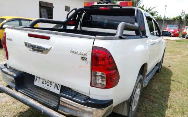 TOYOTA HILUX 2.4G DC 4X4