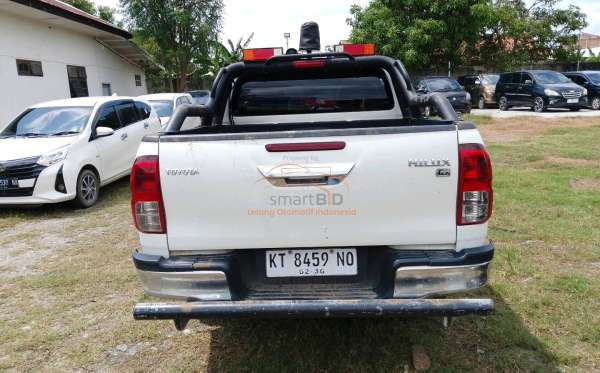 TOYOTA HILUX 2.4G DC 4X4