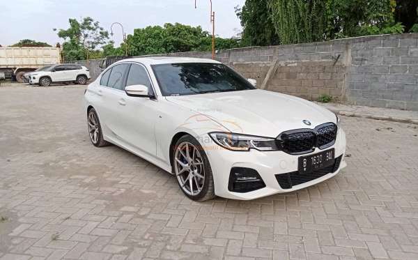 BMW 330i CKD