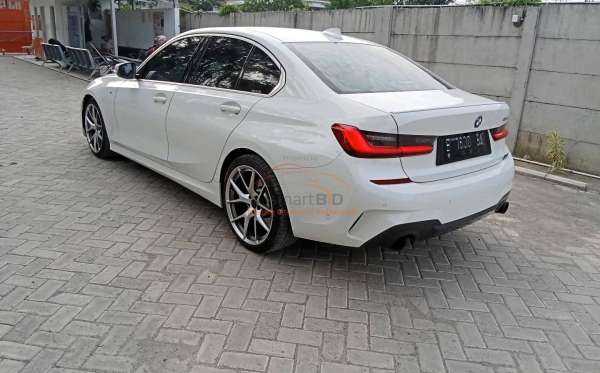 BMW 330i CKD