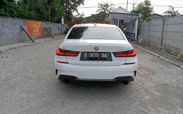 BMW 330i CKD