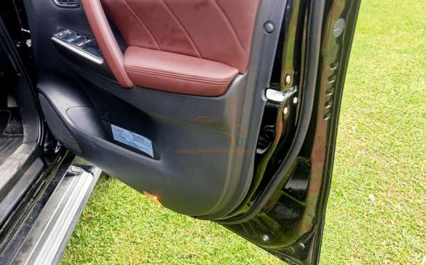 MITSUBISHI PAJERO SPORT DAKAR U-L 4X4