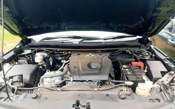 MITSUBISHI PAJERO SPORT DAKAR U-L 4X4