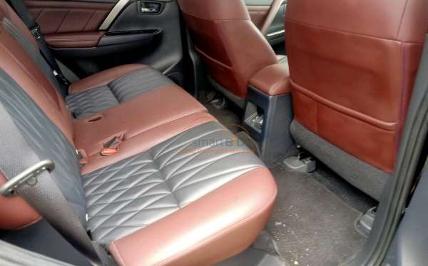 MITSUBISHI PAJERO SPORT DAKAR U-L 4X4