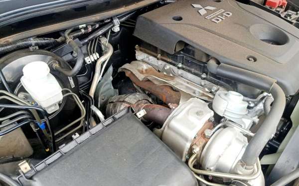 MITSUBISHI PAJERO SPORT DAKAR U-L 4X4