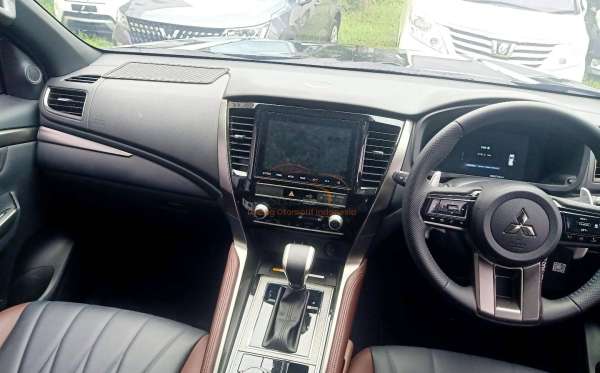 MITSUBISHI PAJERO SPORT DAKAR U-L 4X4