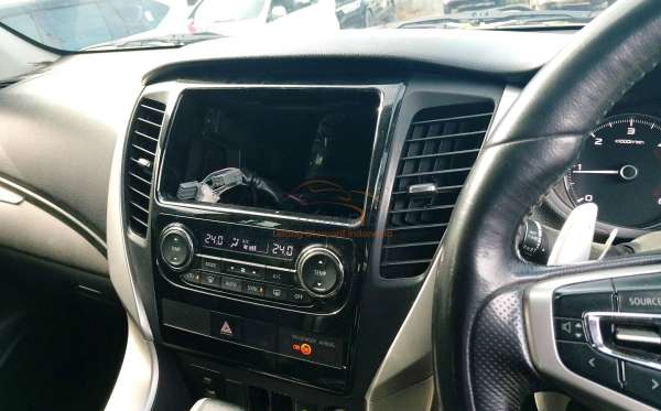 MITSUBISHI PAJERO SPORT 2.4L DAKAR-H (4X2)