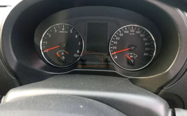 NISSAN X TRAIL 2.5