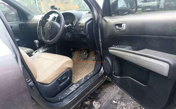 NISSAN X TRAIL 2.5