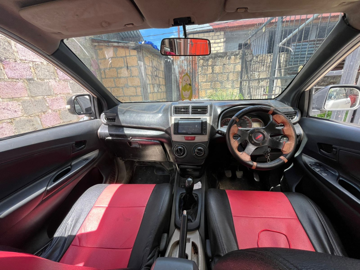 TOYOTA AVANZA VELOZ