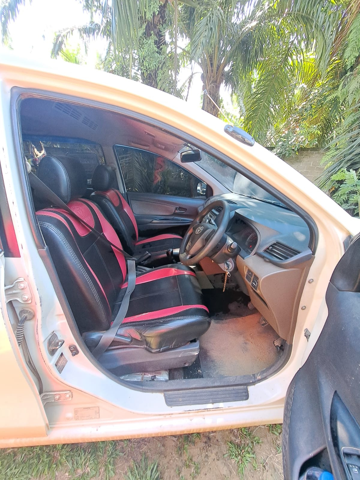 TOYOTA  AVANZA  1.3 E