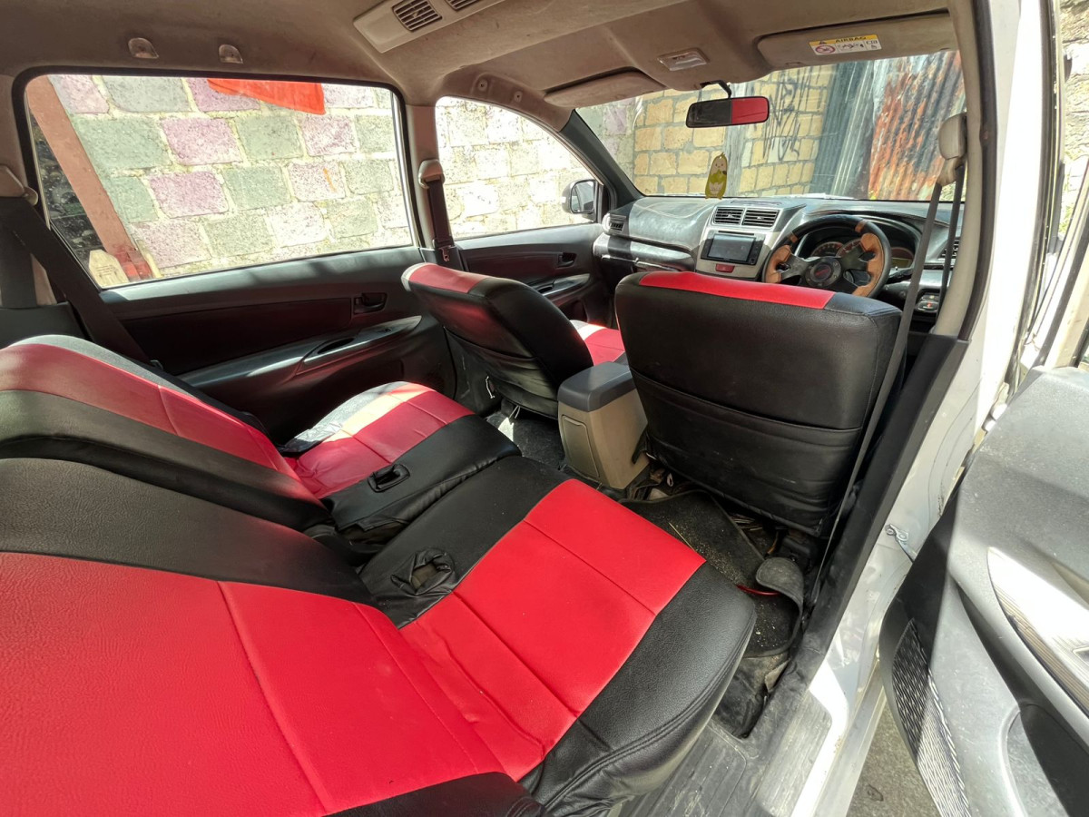 TOYOTA AVANZA VELOZ