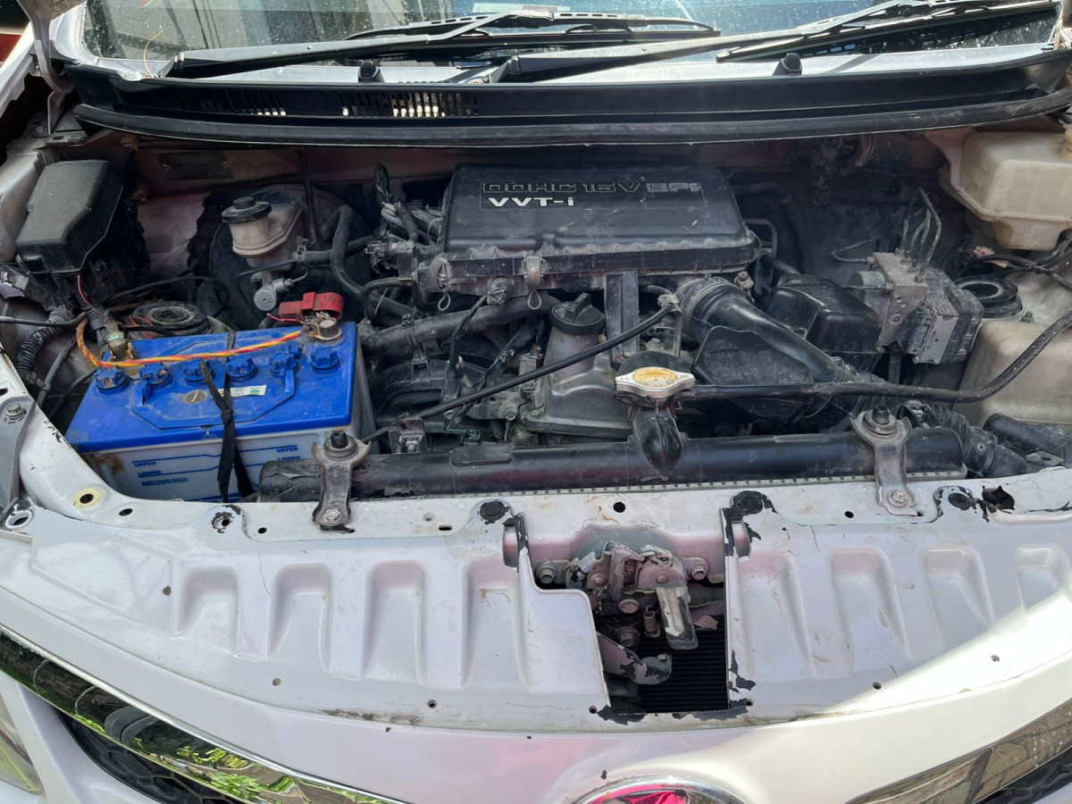 TOYOTA AVANZA VELOZ