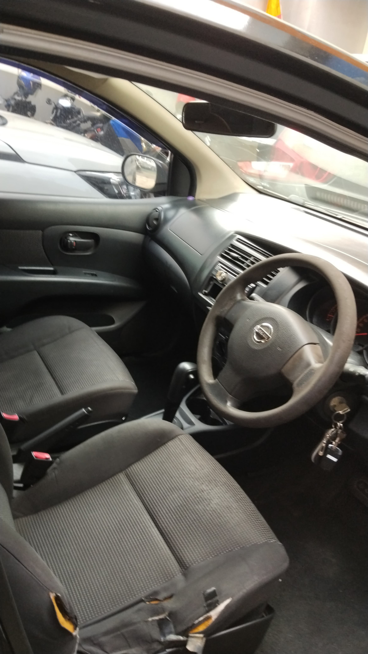NISSAN  GRAND LIVINA  1.5 SV