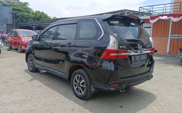 DAIHATSU XENIA
