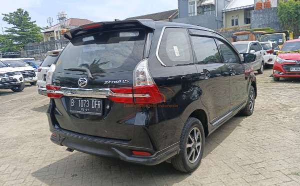 DAIHATSU XENIA