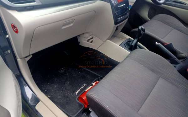 DAIHATSU  XENIA  R DELUXE