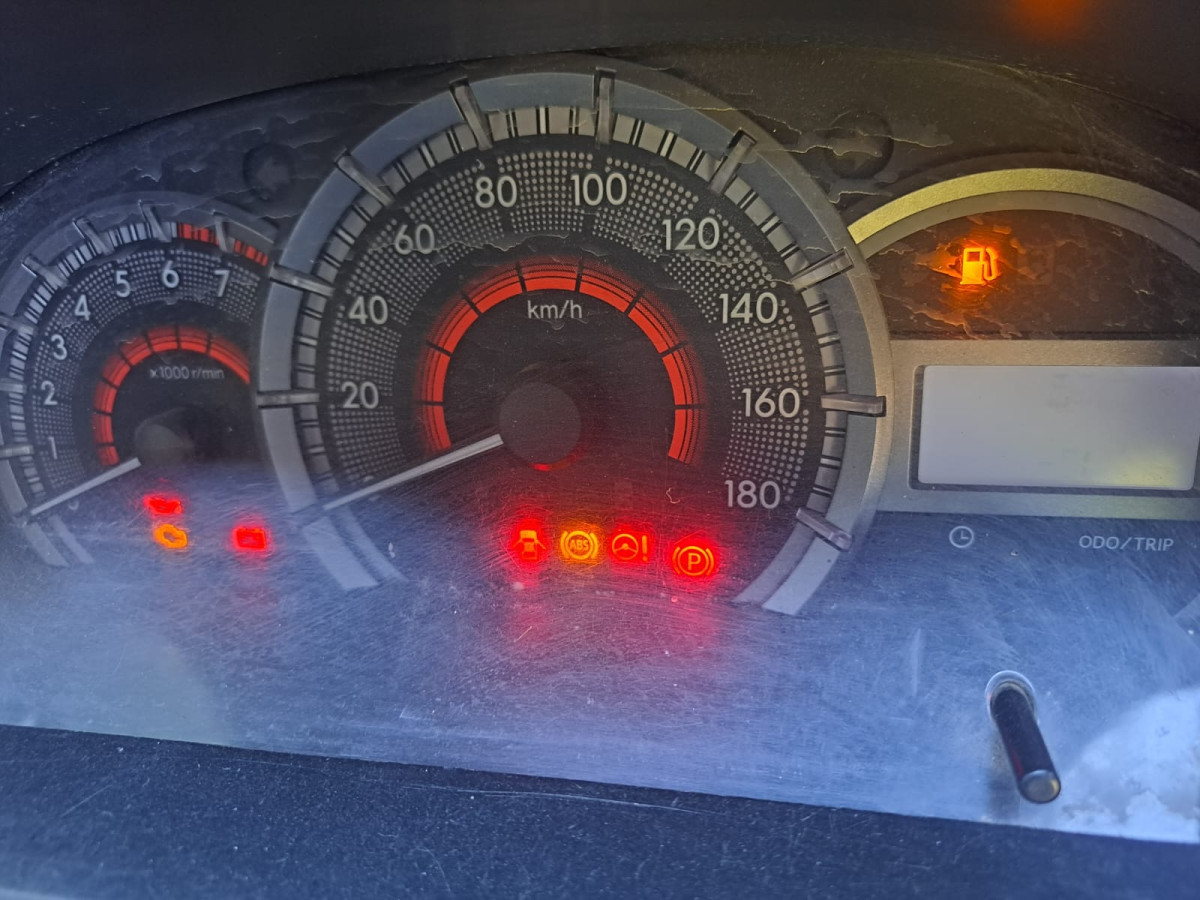 TOYOTA  AVANZA  1.3 E