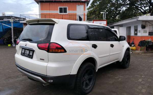 MITSUBISHI PAJERO SPORT 2.5 HP-E (4X2)