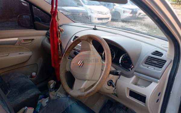 SUZUKI ERTIGA
