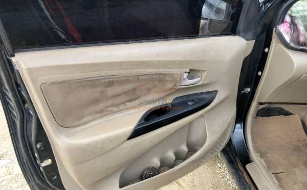TOYOTA  AVANZA  G