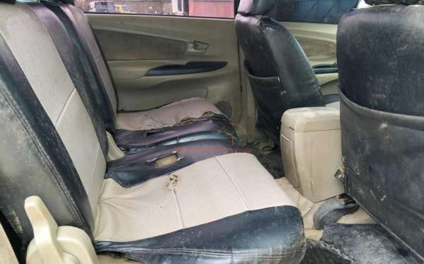 TOYOTA  AVANZA  G