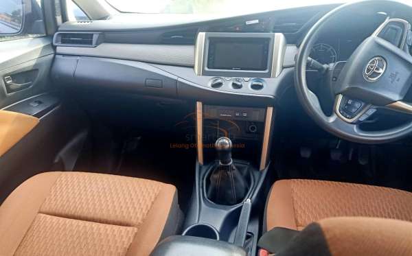 TOYOTA INNOVA 2.4 G