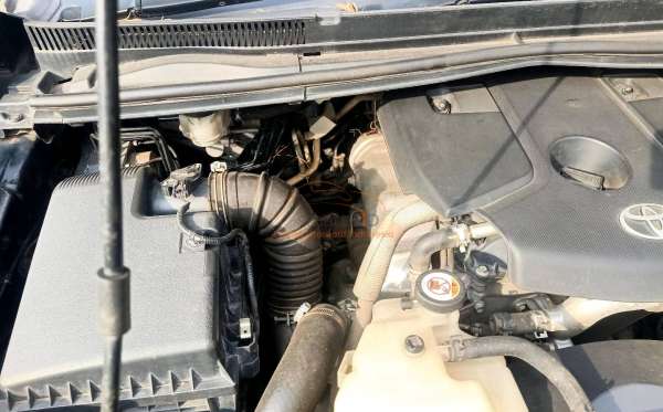 TOYOTA INNOVA 2.4 G