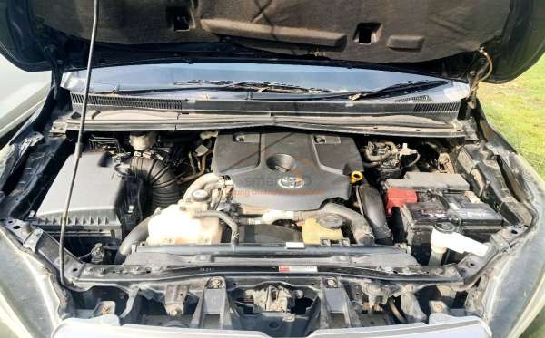 TOYOTA INNOVA 2.4 G