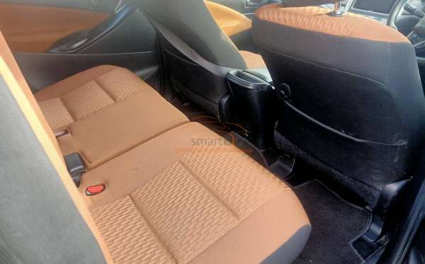 TOYOTA INNOVA 2.4 G