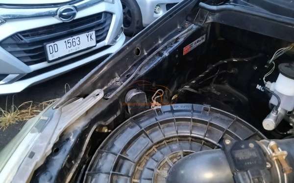 TOYOTA INNOVA E