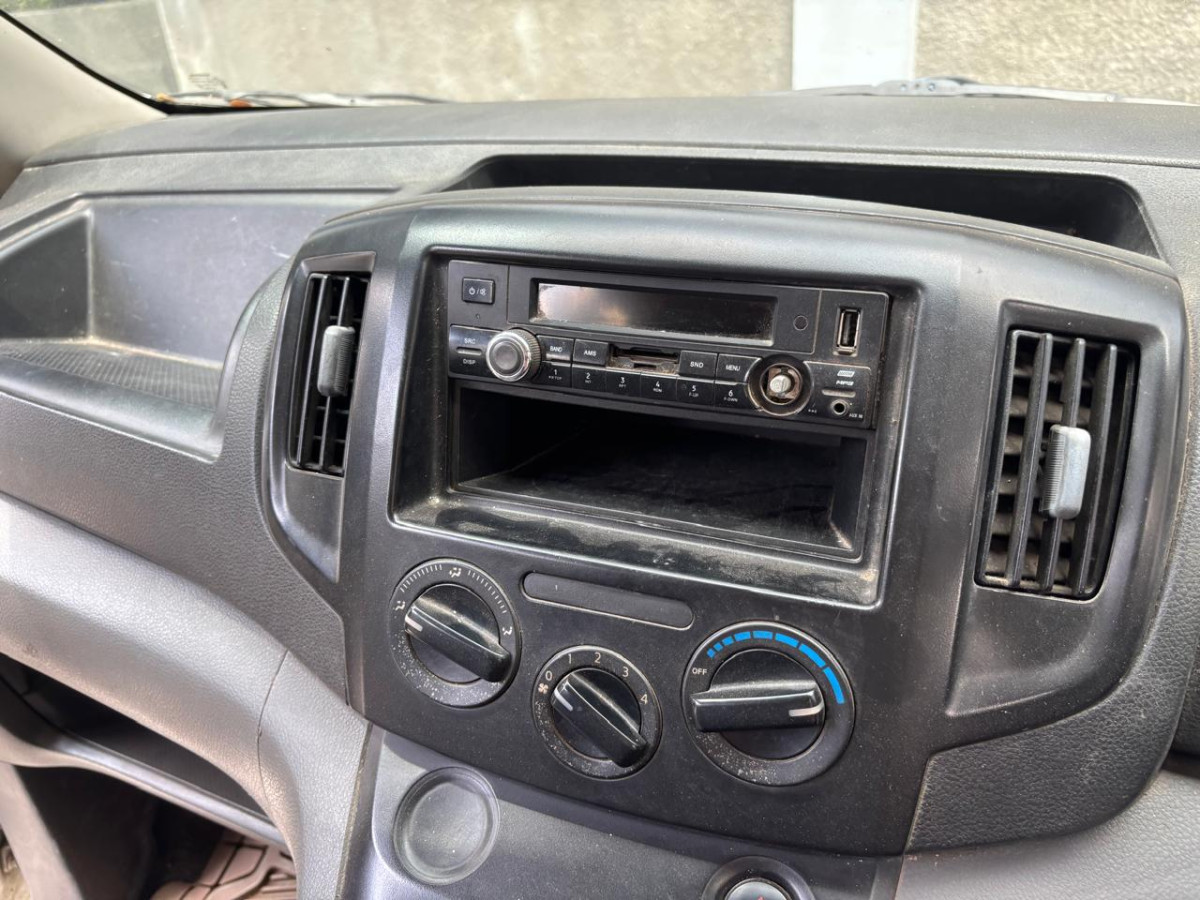 NISSAN EVALIA 1.5
