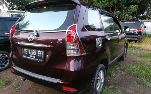 TOYOTA AVANZA
