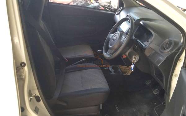 DAIHATSU  AYLA  1.0 D