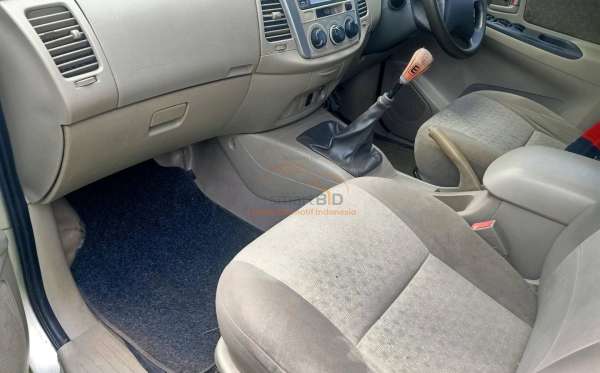 TOYOTA  KIJANG  INNOVA G