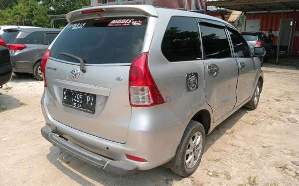 TOYOTA AVANZA 1.3 E