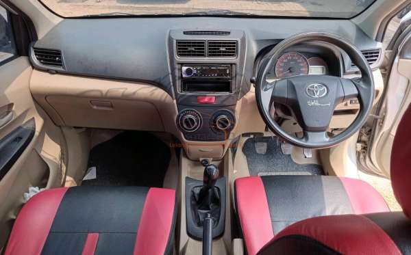 TOYOTA AVANZA 1.3 E
