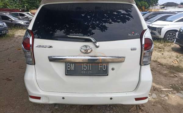 TOYOTA AVANZA