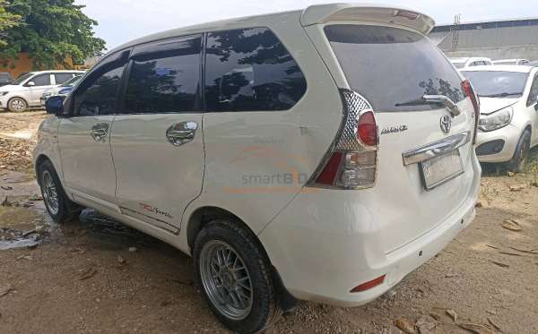 TOYOTA AVANZA