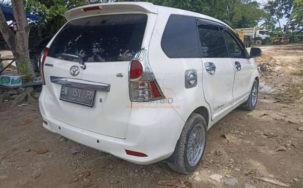 TOYOTA AVANZA