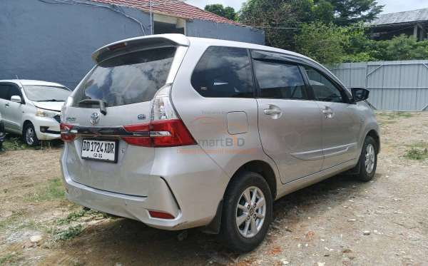 TOYOTA AVANZA