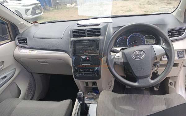 TOYOTA AVANZA