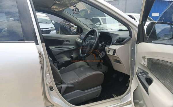 TOYOTA AVANZA