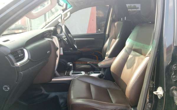 TOYOTA  FORTUNER  2.4 VRZ