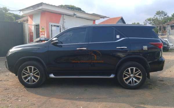 TOYOTA  FORTUNER  2.4 VRZ