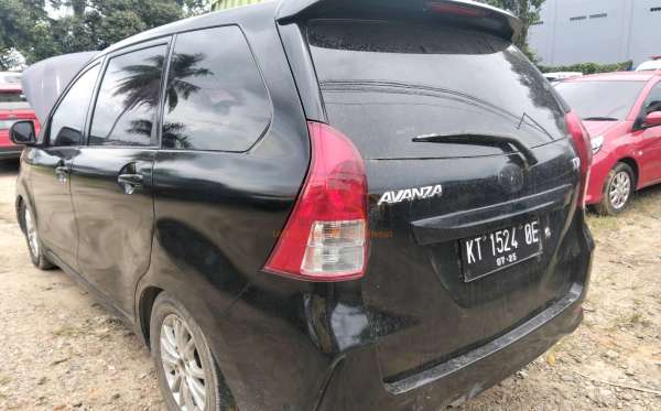 TOYOTA AVANZA