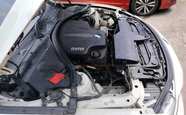 BMW 320I CKD AT
